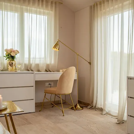 Luxury David With Swimming Pool, Sauna And Jacuzzi Praznice