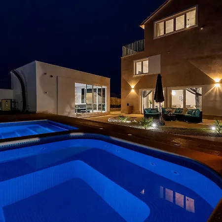 Luxury David With Swimming Pool, Sauna And Jacuzzi Вилла *