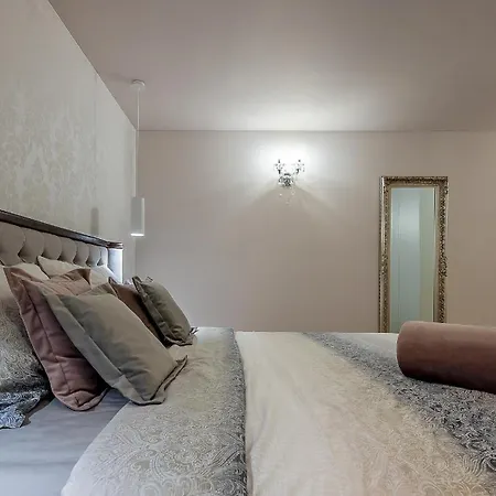 Luxury David With Swimming Pool, Sauna And Jacuzzi * Praznice