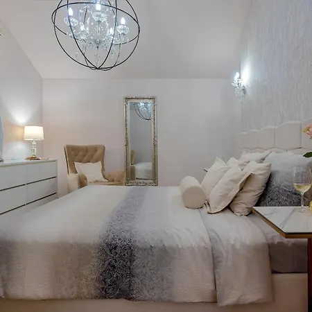 Luxury David With Swimming Pool, Sauna And Jacuzzi