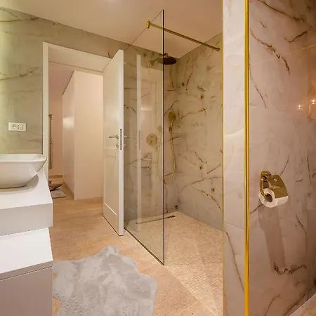 Luxury David With Swimming Pool, Sauna And Jacuzzi Pražnice