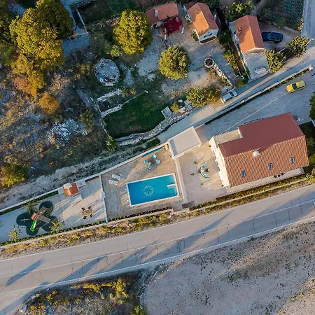 Luxury David With Swimming Pool, Sauna And Jacuzzi فيلة *