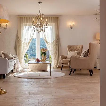 Luxury David With Swimming Pool, Sauna And Jacuzzi فيلة