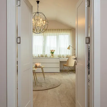 Luxury David With Swimming Pool, Sauna And Jacuzzi Pražnice