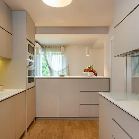 فيلة Luxury David With Swimming Pool, Sauna And Jacuzzi Pražnice