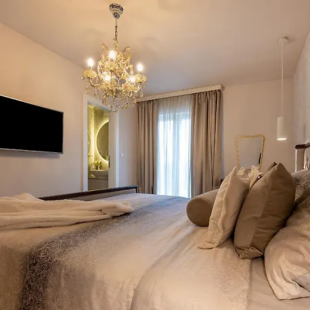 Luxury David With Swimming Pool, Sauna And Jacuzzi *