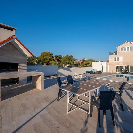 Luxury David With Swimming Pool, Sauna And Jacuzzi *