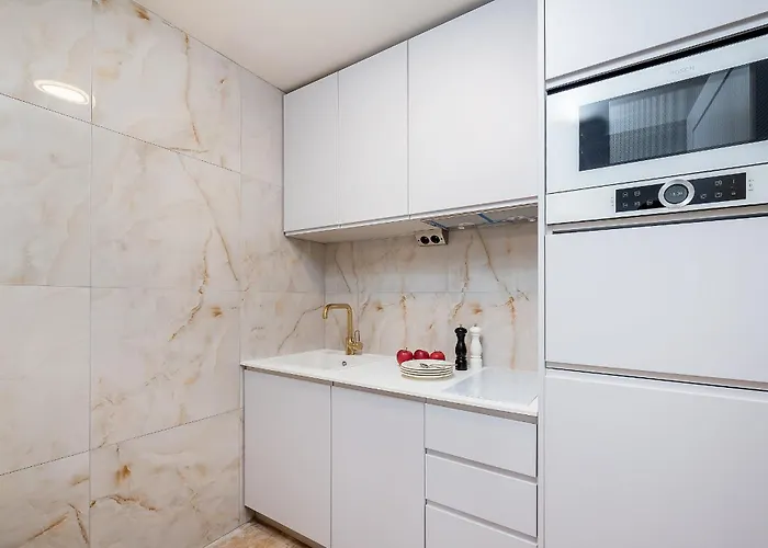 Luxury David With Swimming Pool, Sauna And Jacuzzi 빌라 Pražnice