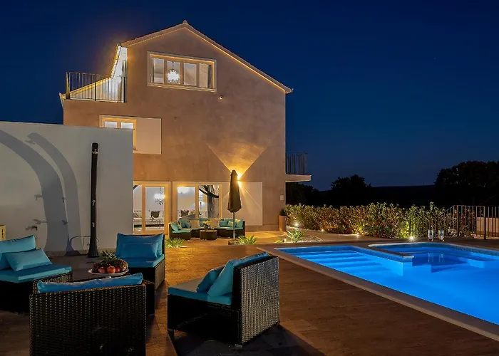 Luxury David With Swimming Pool, Sauna And Jacuzzi 빌라