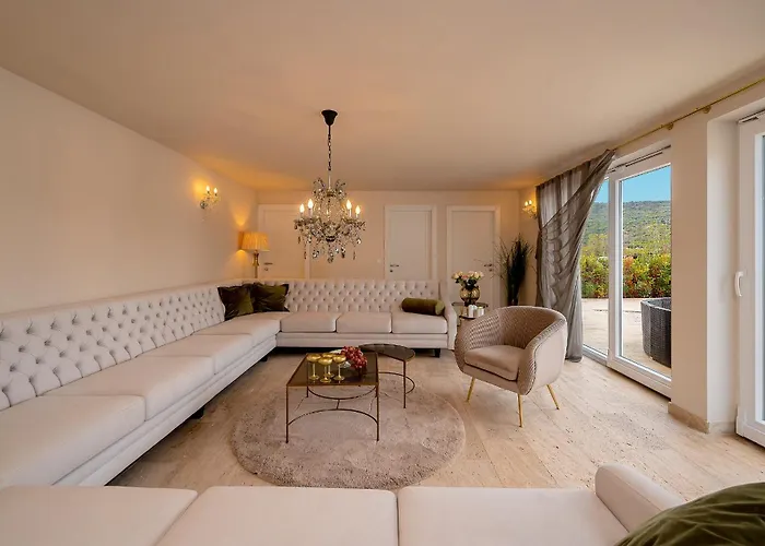 Luxury David With Swimming Pool, Sauna And Jacuzzi *