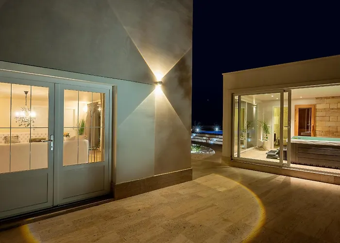 Luxury David With Swimming Pool, Sauna And Jacuzzi Pražnice