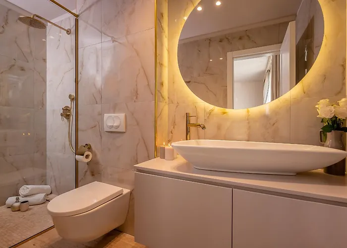 Luxury David With Swimming Pool, Sauna And Jacuzzi 빌라 *