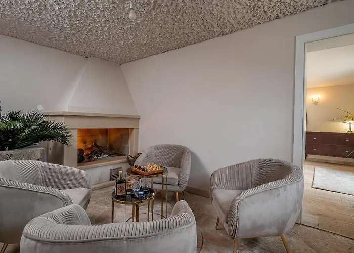 Luxury David With Swimming Pool, Sauna And Jacuzzi 빌라 Pražnice